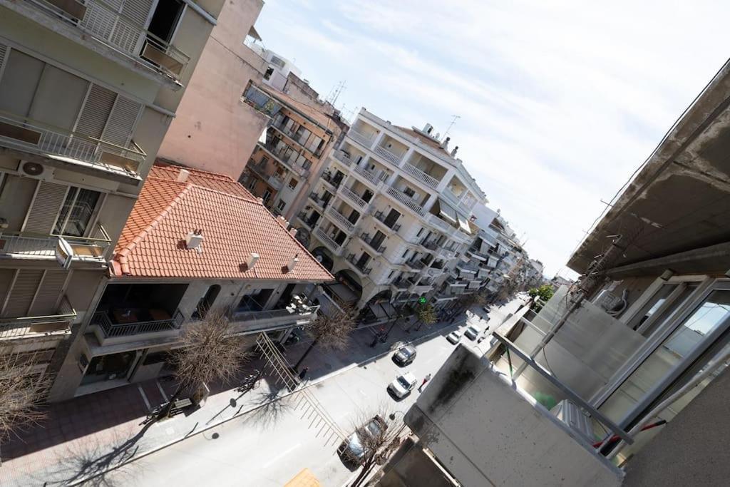 Apo-Zachari Elegant Apartment Larissa Exterior photo